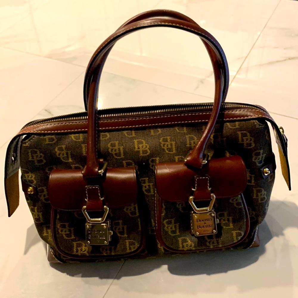 Dooney & Burke handbag 👜